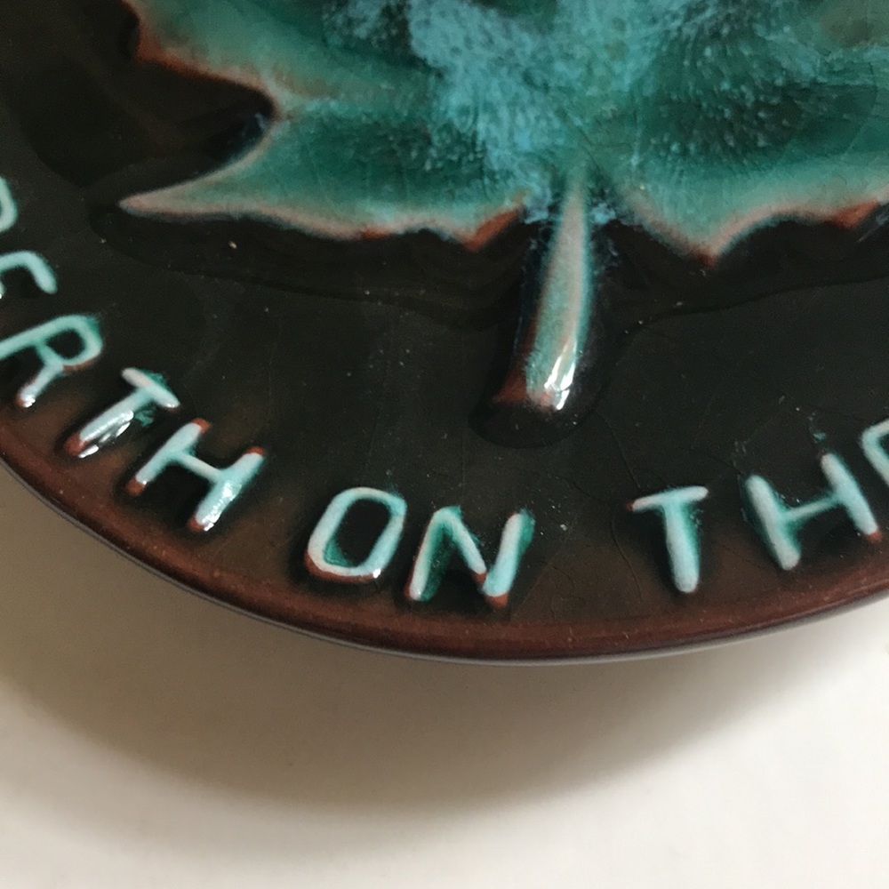 Blue Mountain Pottery Canada souvenir dish - Picture 7 of 7